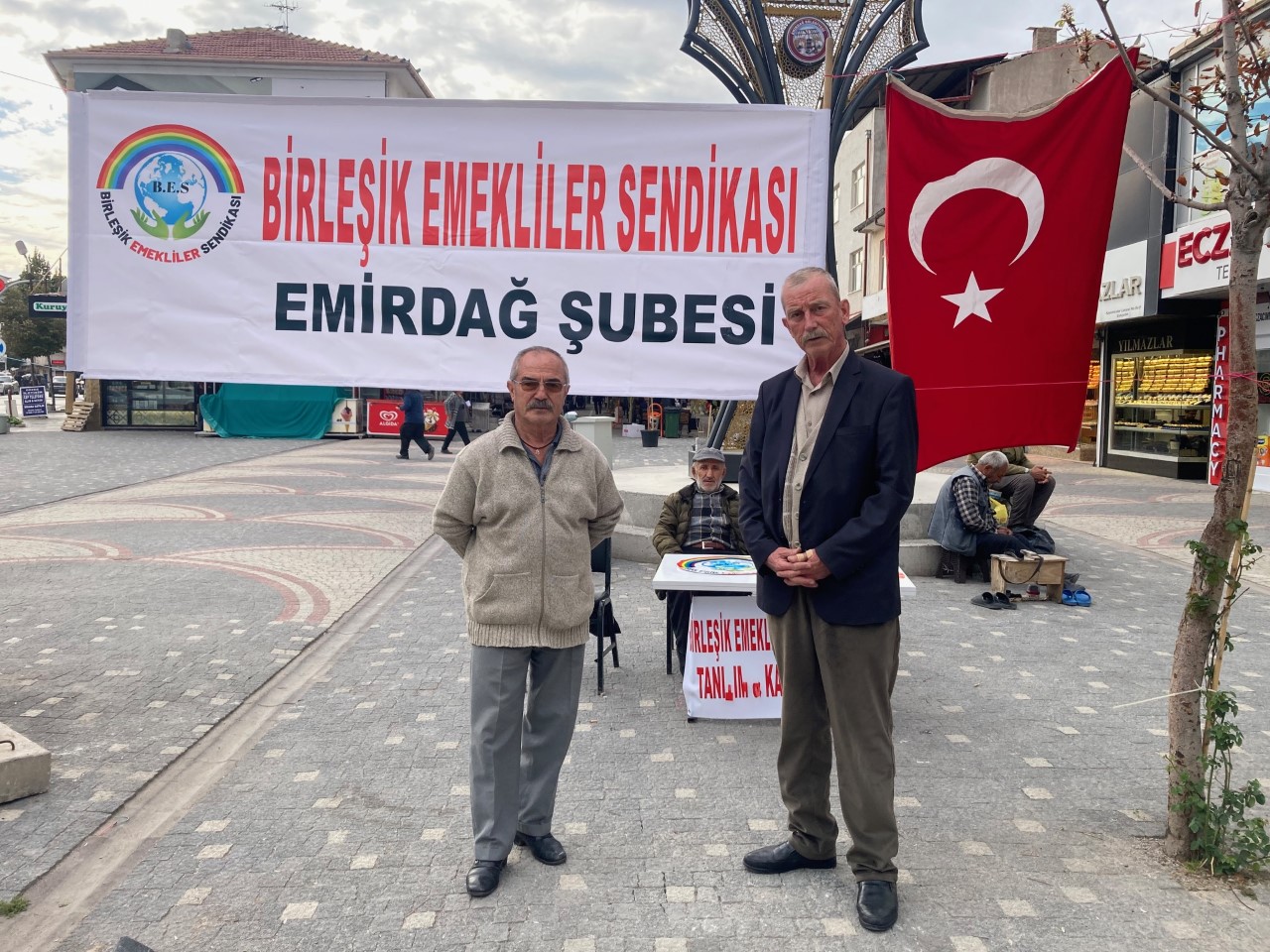 Emekliler Sendikası Üye Topluyor