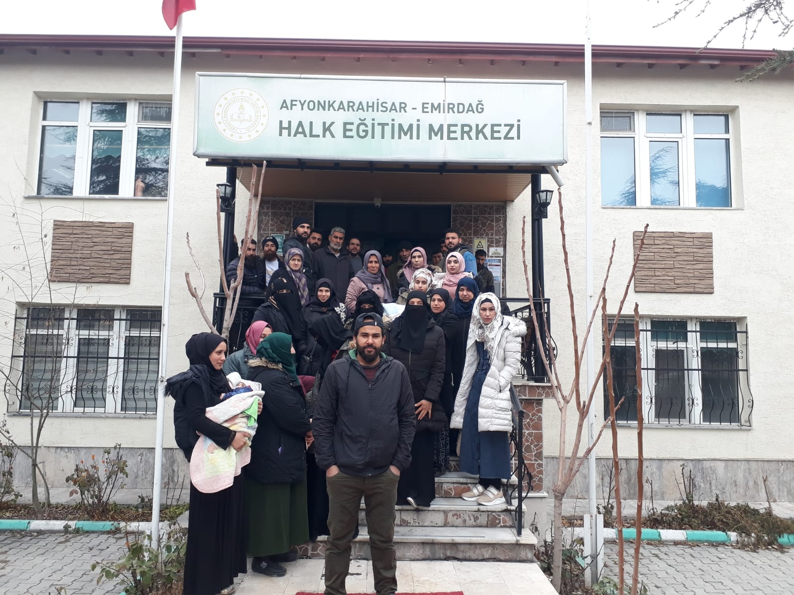 Emirdağ Halk Eğitim Merkezi’nde Sosyal Uyum ve Yaşam Kursları başladı