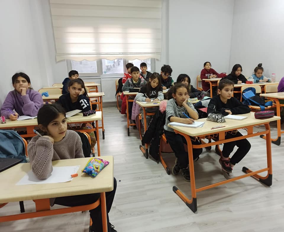 Gençlik Merkezi Ara Tatilde Öğrencilerin Uğrak Mekanı Oldu