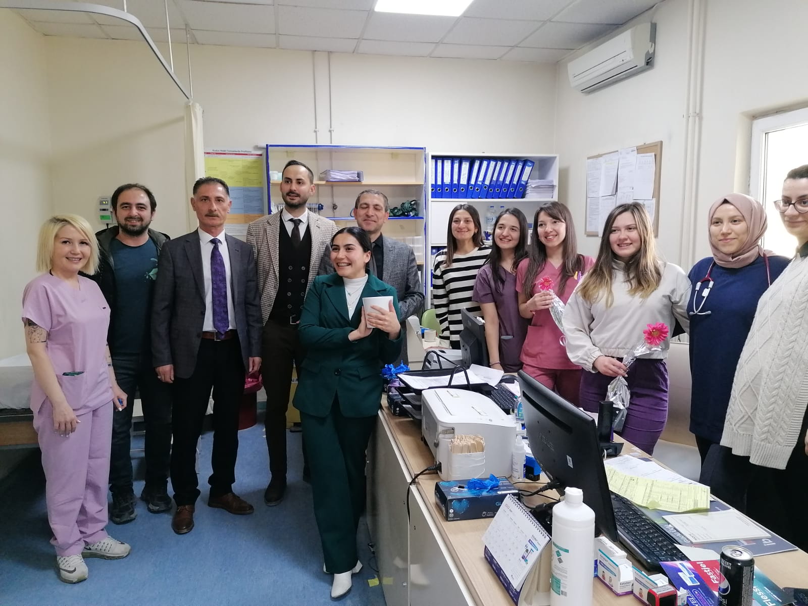 Devlet Hastanesi’nde bayan hastaların 8 Mart Kadınlar Günü kutlandı