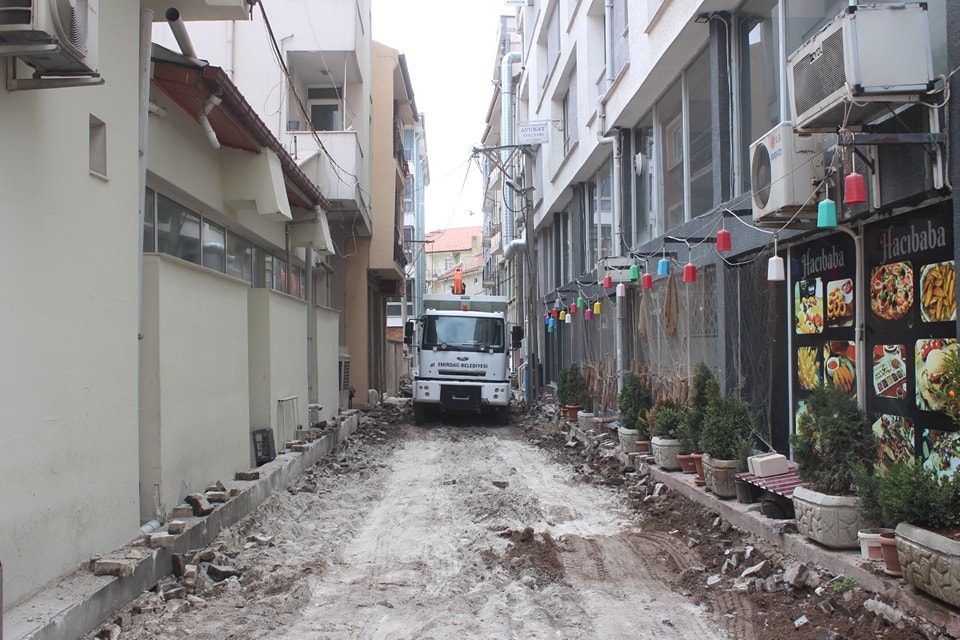Merkez Mahallelerde Yol Yapım Çalışmaları Sürüyor