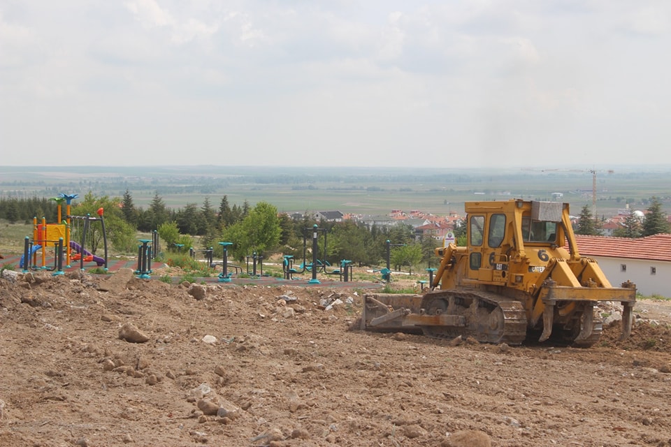 Emirdağ Millet Bahçesi devam ediyor