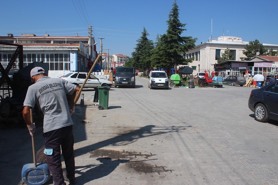 Sanayi Sitesinde Temizlik Çalışması