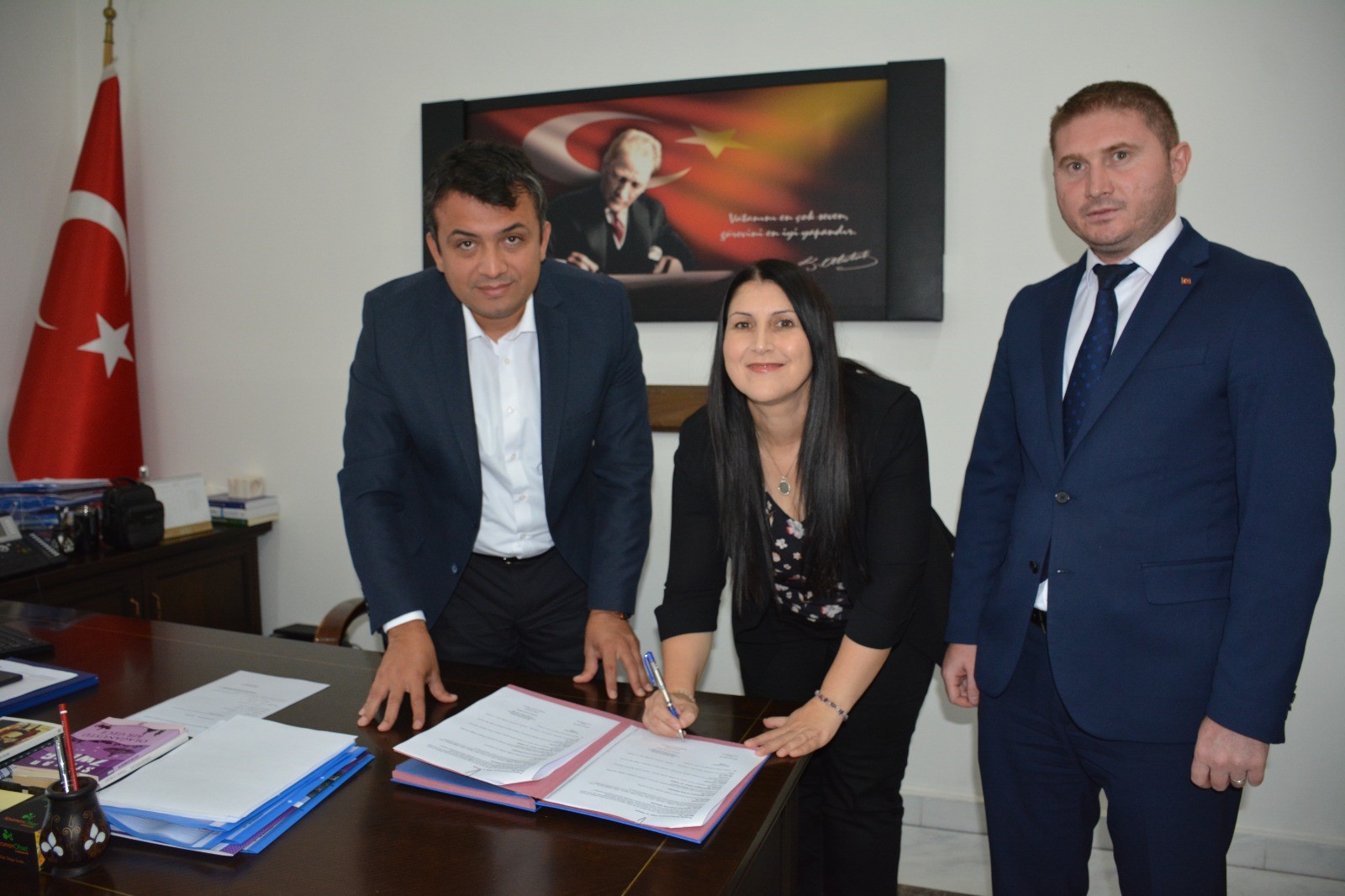 Otizmli çocuklar için dün imzalar atıldı