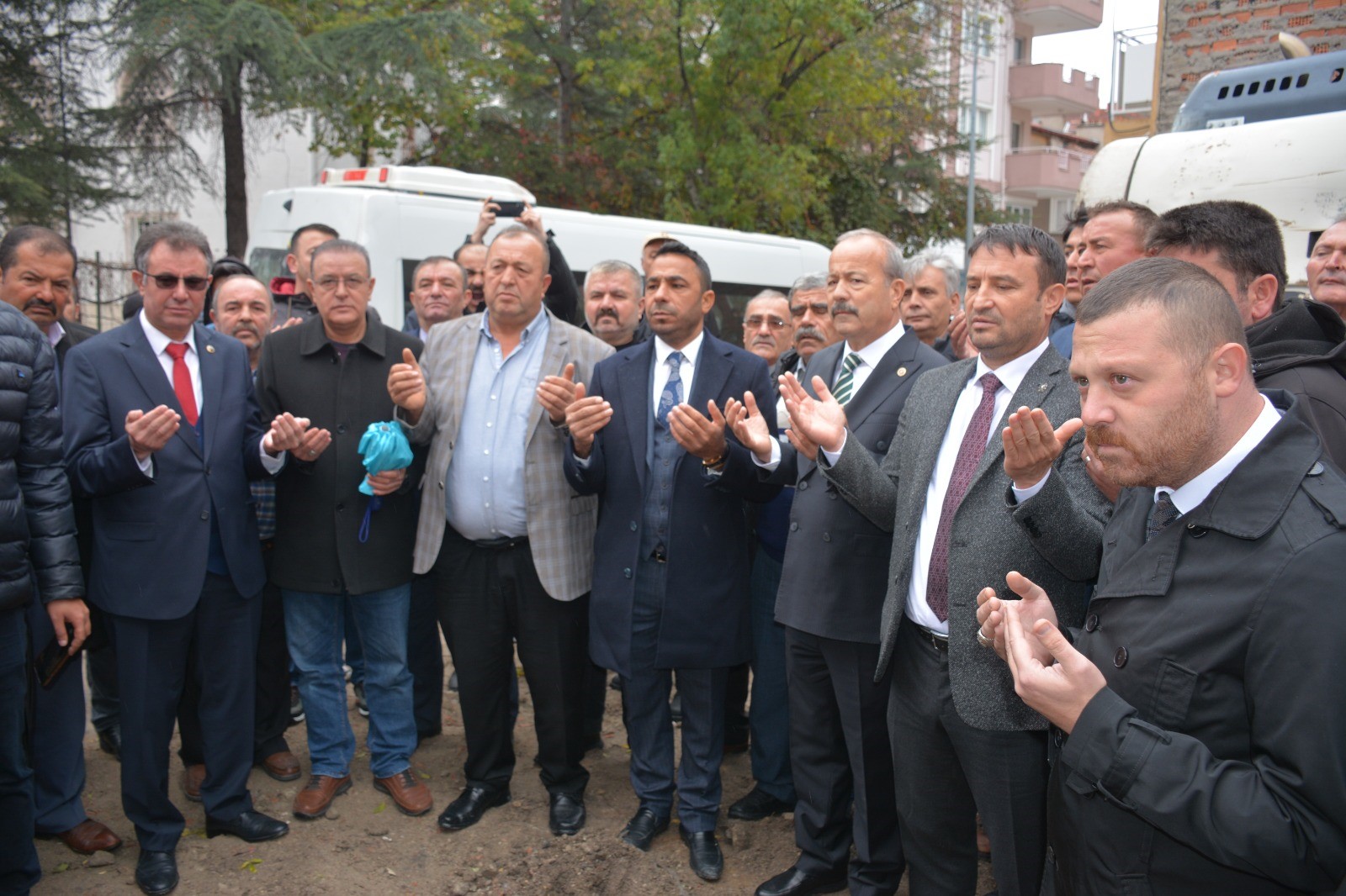 Taytak : “Bütün ilçelerde adaylarımız var ve aday çıkartacağız”
