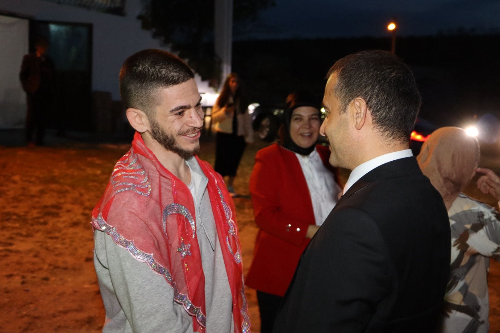 Kaymakam Bilici ve Başkan Koyuncu Eşleriyle beraber asker uğurlama törenine katıldı