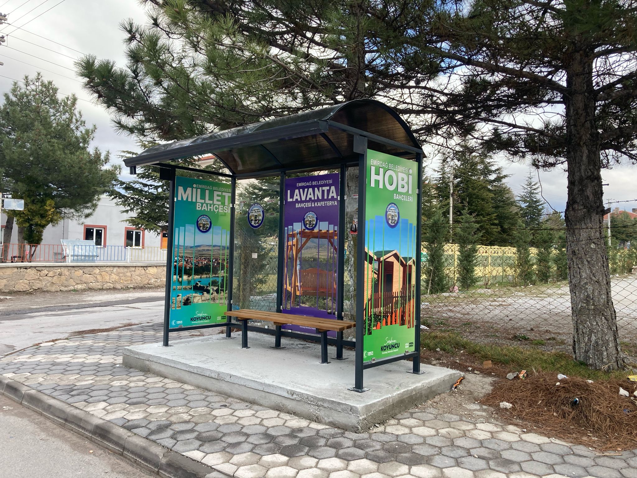 Şehir içi dolmuş durakları yenilendi!