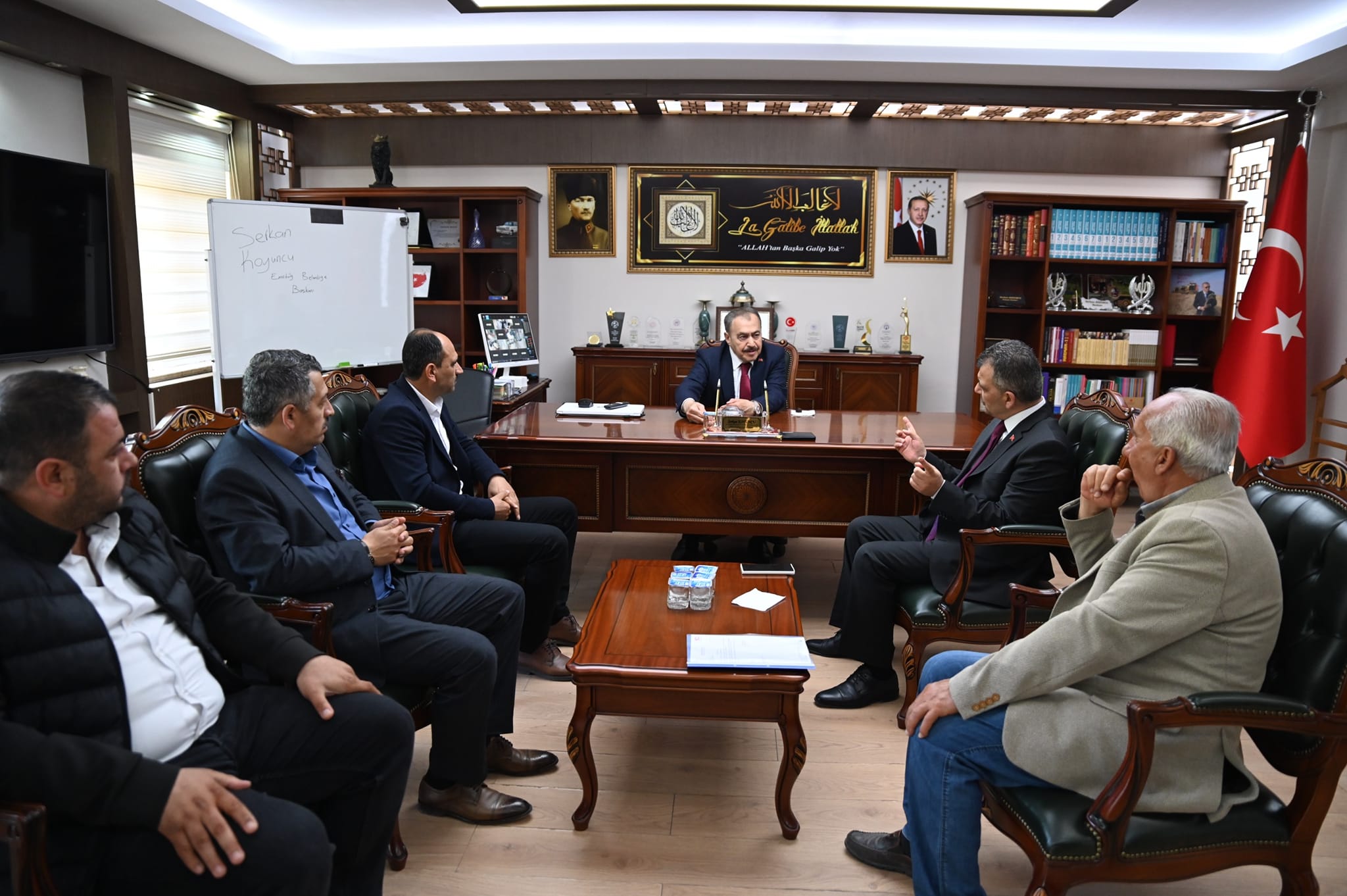 VEYSEL EROĞLU’NA PROJELELERİNİ ANLATTI