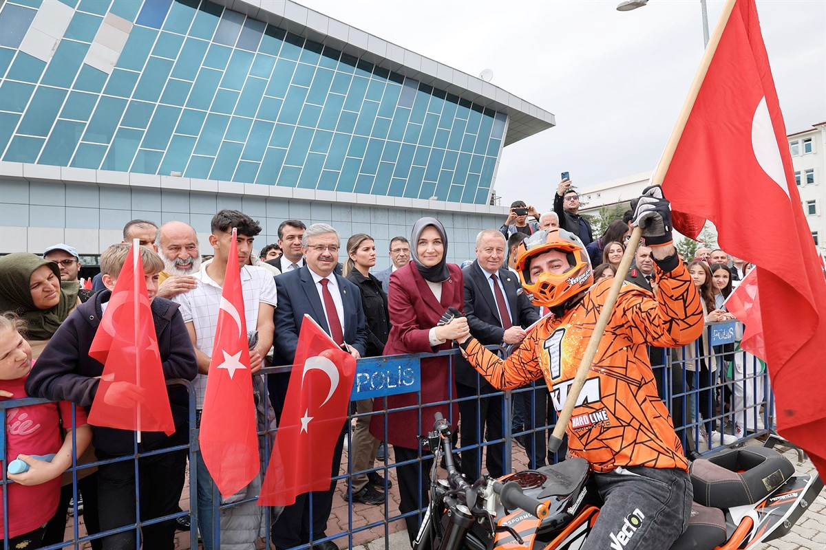 Afyonkarahisar’da 19 Mayıs Atatürk’ü Anma Gençlik ve Spor Bayramı Coşkuyla Kutlandı