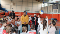 Kaymakam Bilici, 8-15 yaş basketbol kursunu ziyaret etti