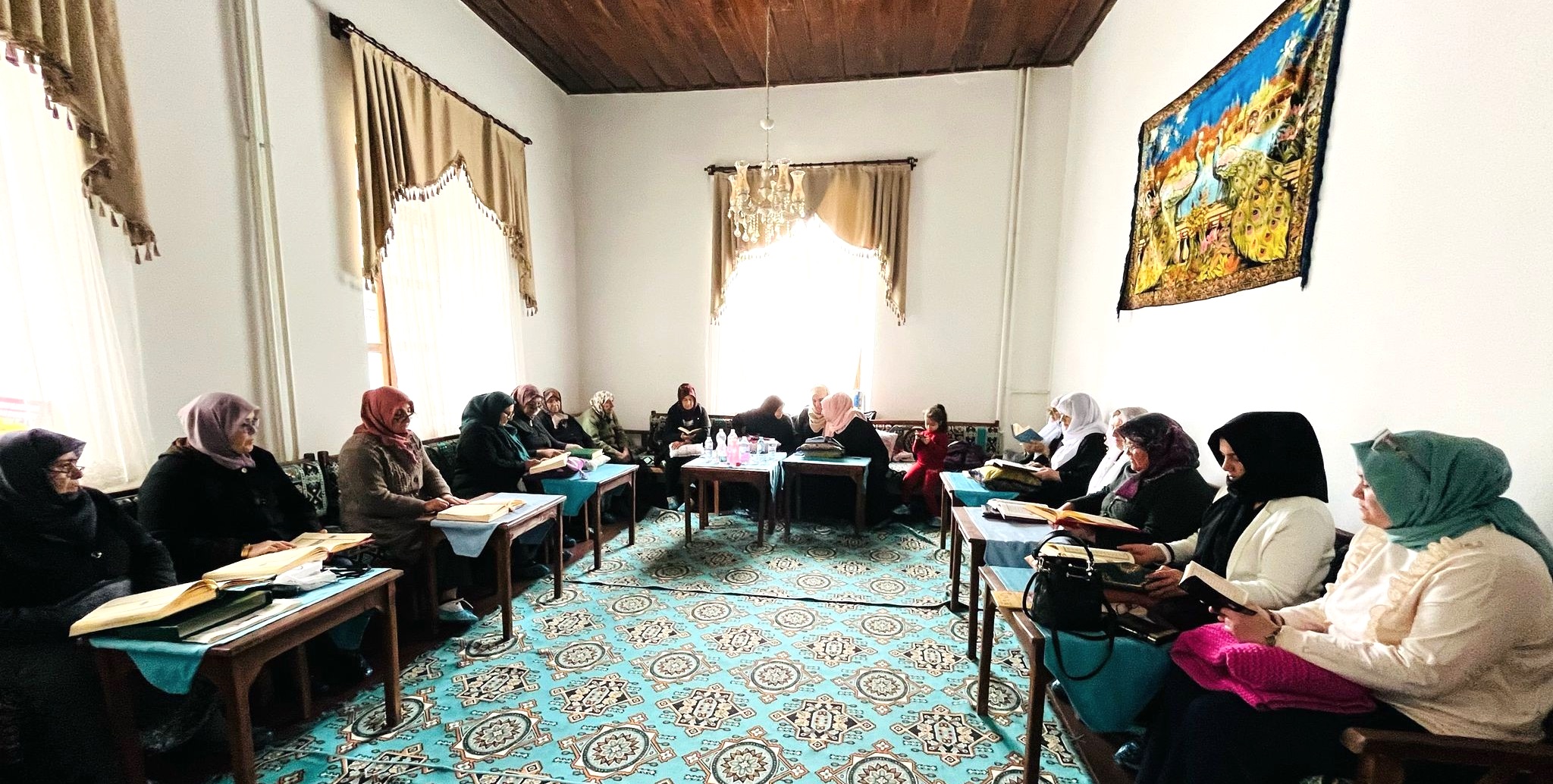 Kadın Kültür Evi’ndeki mukabeleye Emirdağlı kadınlardan büyük ilgi