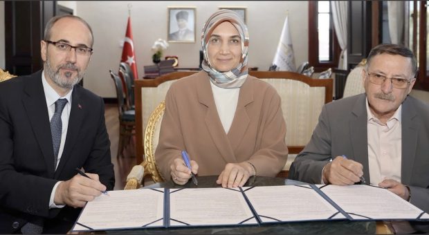 Afyonkarahisar’a Tüp Bebek Merkezi yapılıyor, protokol imzalandı!