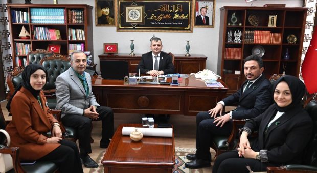 Yeşilay Afyonkarahisar Şubesi’nden Belediye Başkanı Koyuncu’ya ziyaret