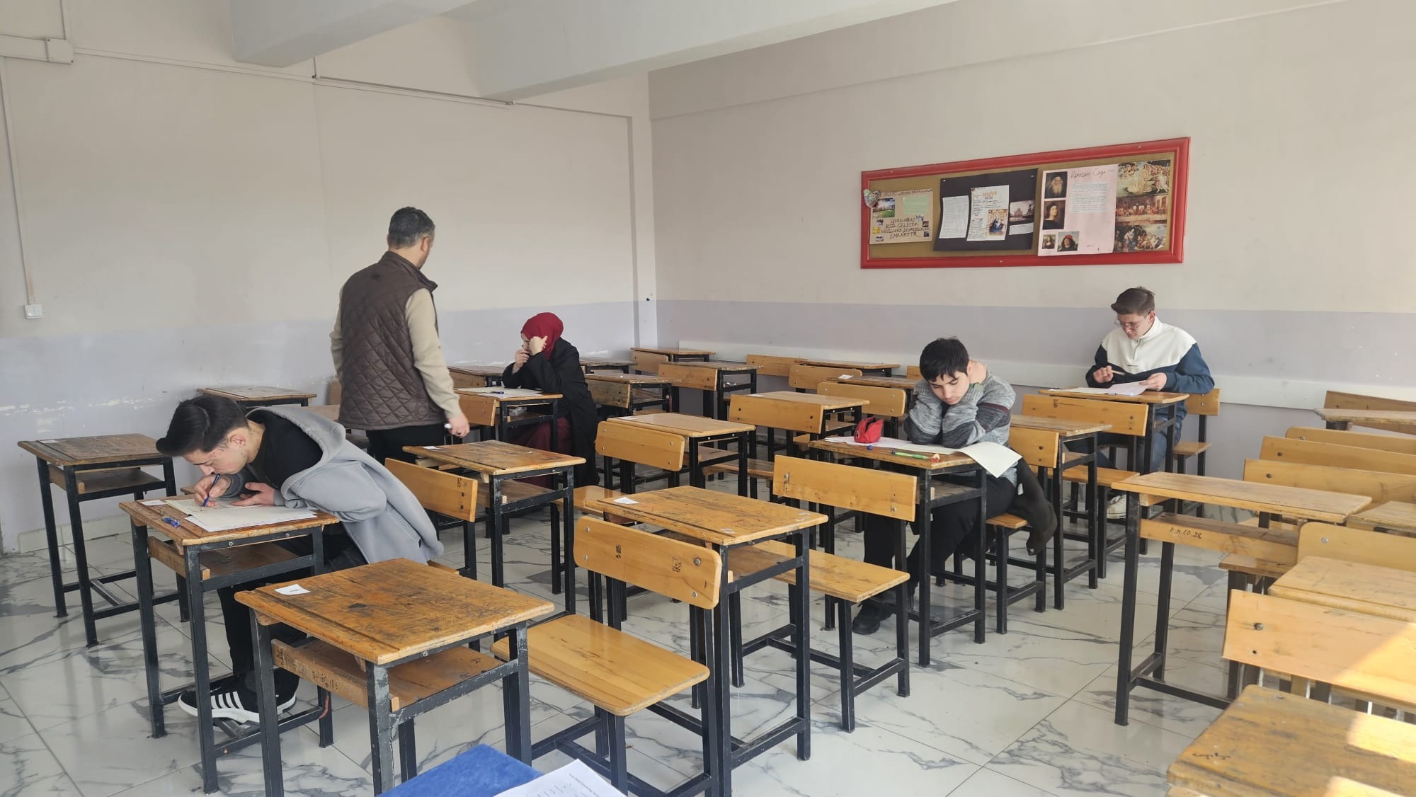Emirdağ’da Umre Ödüllü Bilgi Yarışması düzenlendi
