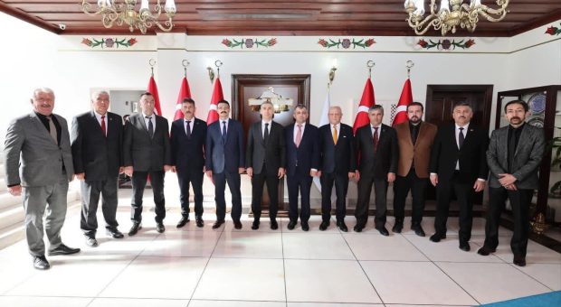Emirdağ Protokolü ve siyasi parti ilçe başkanlarından Vali Aktaş’a ziyaret