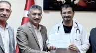 Acil Uzman Doktor Serdar Taşçı’ya teşekkür belgesi verildi