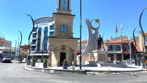 İŞTE CUMHURİYET MEYDANI’NIN YENİ GÖRÜNÜMÜ