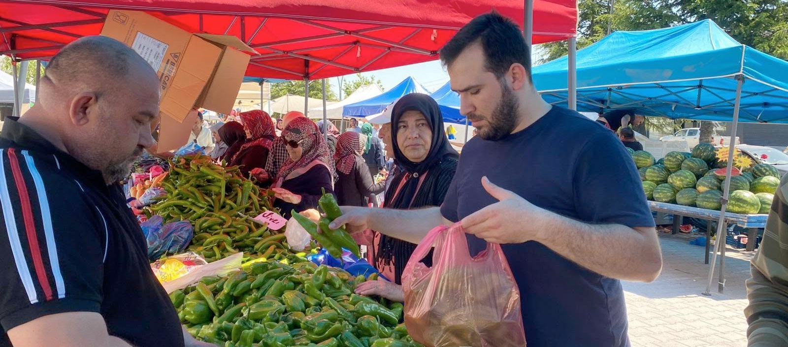 Emirdağ’da Cumartesi Pazarı4.’ncü defa kuruldu, halk memnun