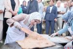EMİRDAĞ’DA KENDİ ELLERİYLE KATMER YAPTI!