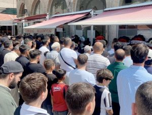 ORKUN KÖKÇÜ’NÜN ANNEANNESİ EMİRDAĞ’DA SON YOLCULUĞUNA UĞURLANDI
