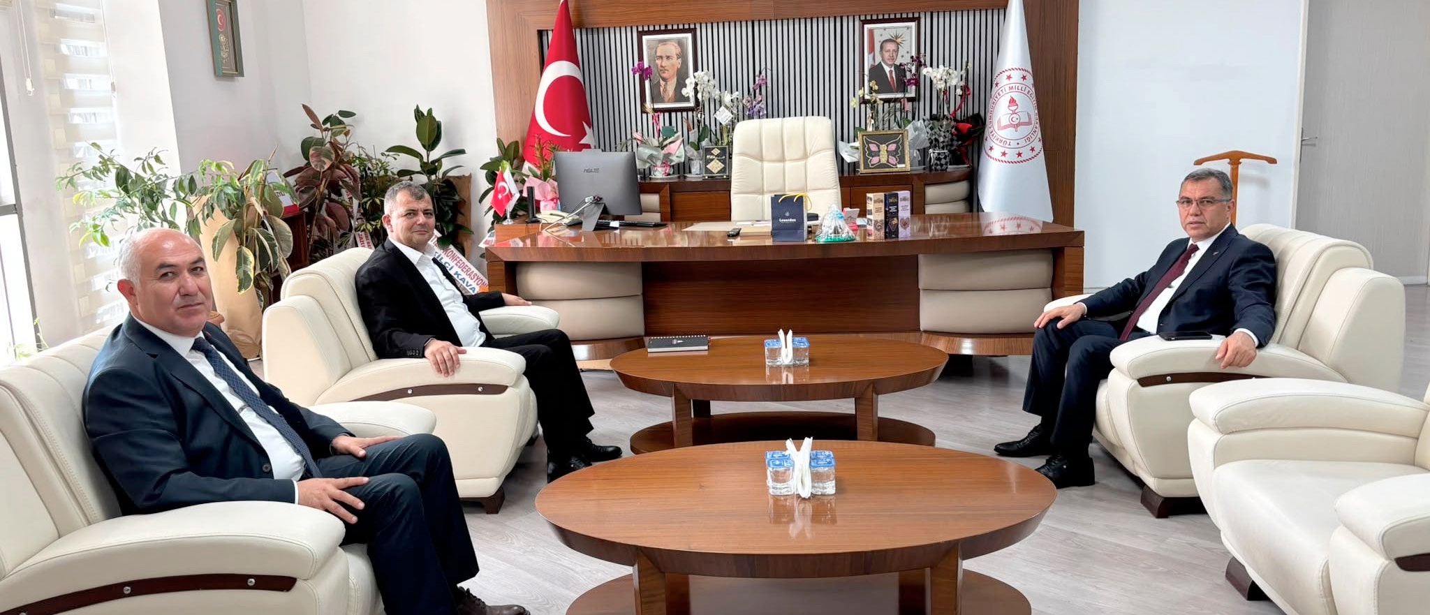 KOYUNCU VE EMEKSİZ’DEN İL MİLLİ EĞİTİM MÜDÜRÜNE ZİYARET