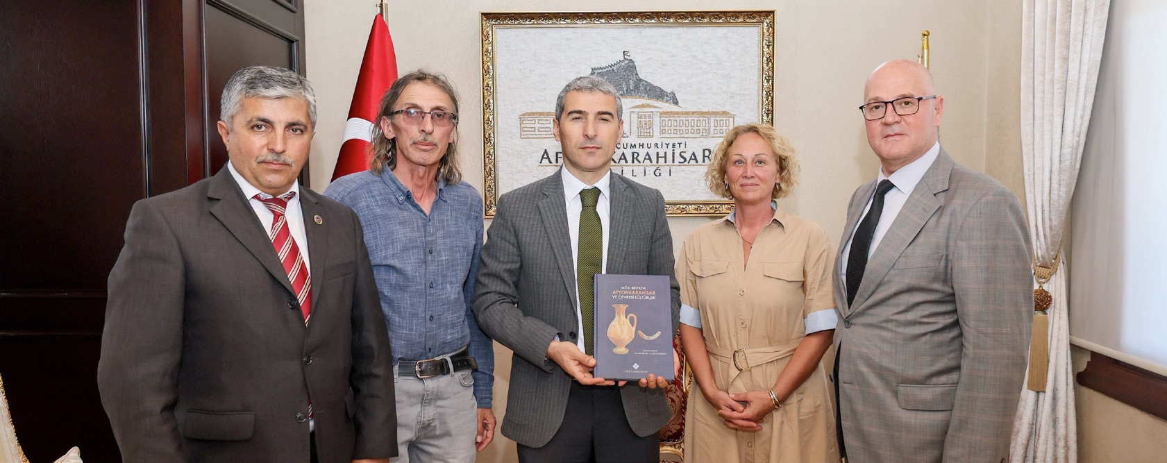 Davulga Belediye Başkanı ve Amorium Kazı Başkanı’ndan Vali Aktaş’a ziyaret