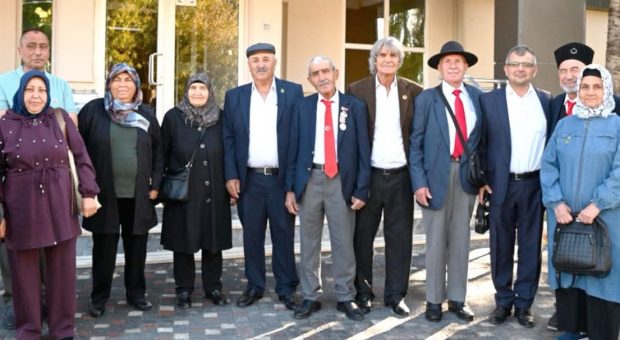 EMİRDAĞLI GAZİLER VE ŞEHİT YAKINLARI DÜN KIBRIS’A GİTTİ