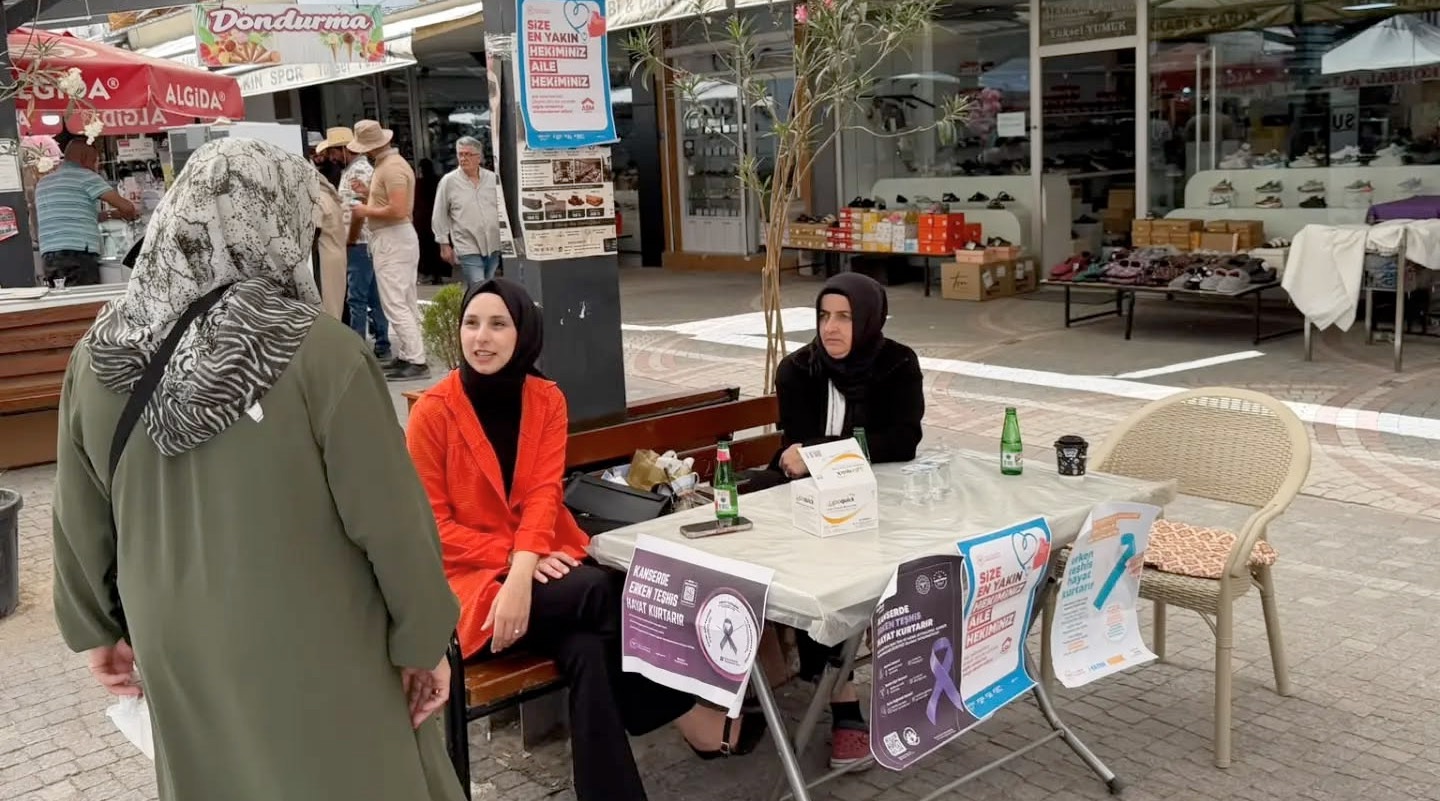 İlçe Sağlık Müdürlüğü, bilgilendirme standında vatandaşlarla buluşuyor