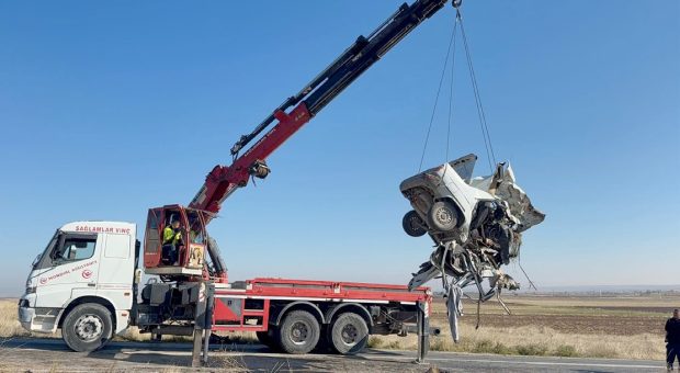 EMİRDAĞ HİSAR KÖY’DE FECİ KAZA : 4 ÖLÜ!