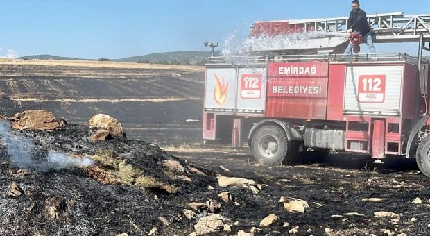 Gökçeyaka Köyü’nde anız yangını