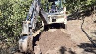 KARACALAR KÖYÜ YAYLA SUYU BORULARI YENİLENİYOR