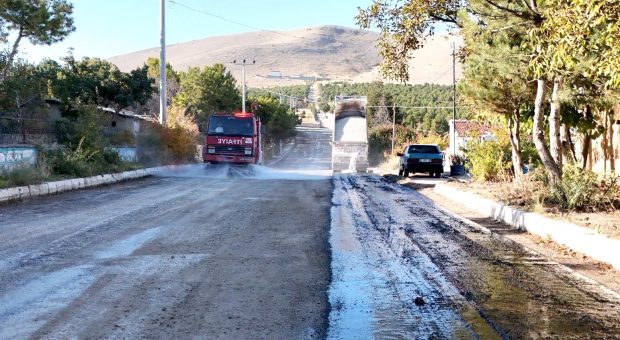 Emirdağ Beleyesinden Kocatepe Caddesi’nin bir kısmına asfalt