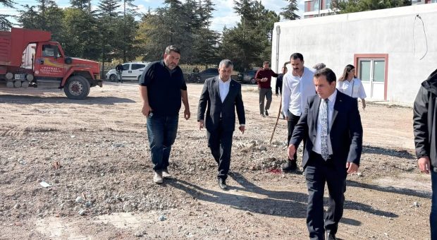 İlçemizde yapımı devam eden Mehmet Akif Ortaokuluna ziyaret