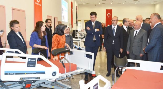 Afyonkarahisar Devlet Hastanesi’ne18 Milyon TL’lik Tıbbi Cihaz Desteği